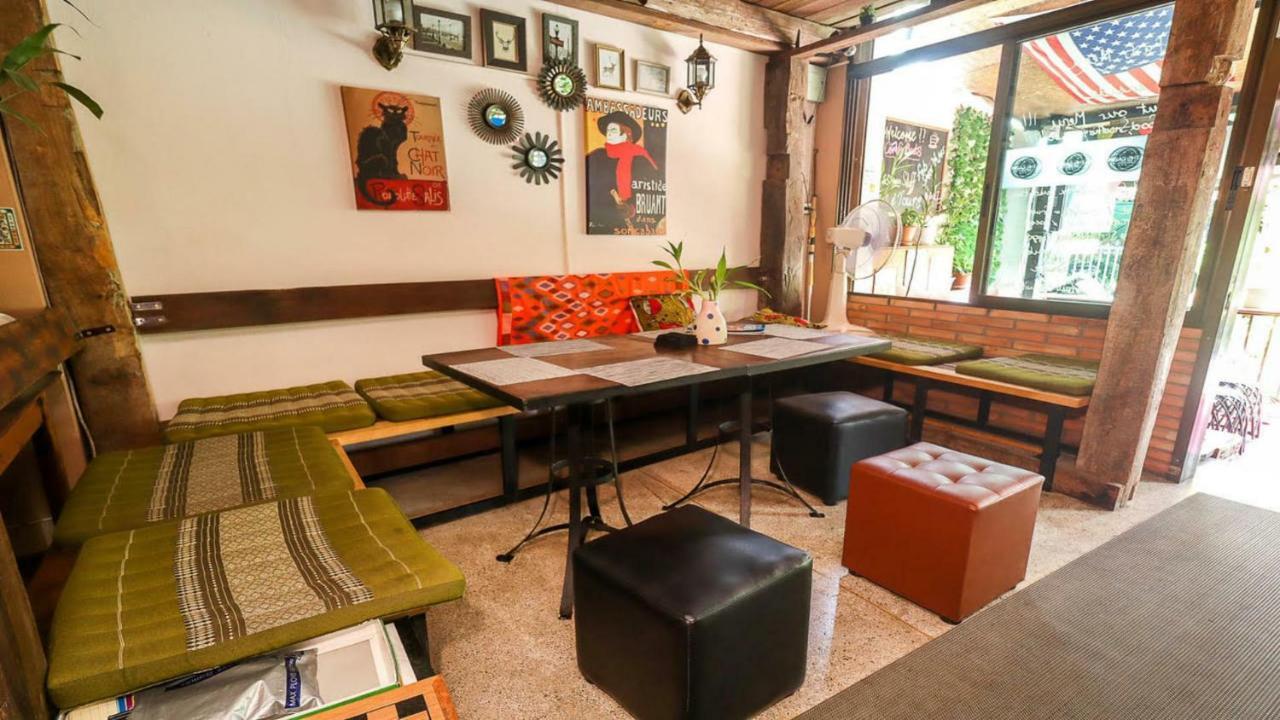 The Cabin Backpackers Hostel & Bar Chiang Mai Exterior foto